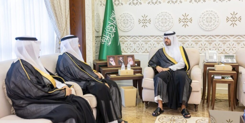 نائب أمير الشرقية يستعرض مع أمين المنطقة أبرز المشاريع التنموية والخدمية