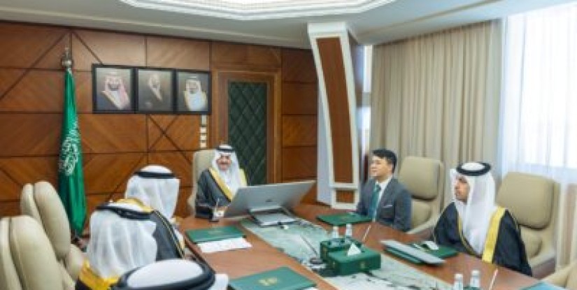 أمير الشرقية يطّلع على خطة الموسم الثاني للمدينة العالمية بالدمام