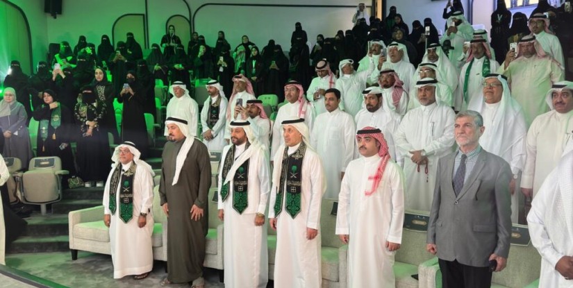 الوطن يُغنّى في الأحساء.. «عزنا بطبعنا» عنوان ليلة وطنية جمعت الشعر والفن والموسيقى