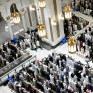 قاصدو المسجد الحرام يشهدون ختم القرآن الكريم ليلة 29 من شهر رمضان