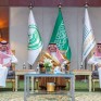 أمير الشرقية ونائبه يقدمان واجب العزاء لعائلة السهلي