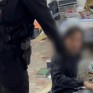 فيديو.. لحظة القبض على مقيمين بتهمة الاحتيال عبر إعلانات حج وهمي في مكة