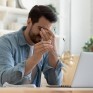 من التثاؤب إلى تورم الساقين.. الخضيري يحذّر: لا تتجاهل هذه الأعراض