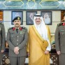 أمير الشرقية يقلّد مدير مرور المنطقة ومساعد مدير الشرطة لشؤون الأمن رتبتيهما الجديدتين (لواء)