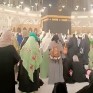 فيديو| «يارب يشوف كل الحريم ضفادع وسحالي».. دعاء طريف لزوجة مصرية أمام الكعبة