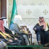 نائب أمير الشرقية يطّلع على جهود دار الآل والصحب الوقفية بالأحساء