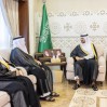 نائب أمير الشرقية يستعرض مع أمين المنطقة أبرز المشاريع التنموية والخدمية