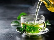 أهمها الشاي الأخضر.. 5 أغذية للتخلص من سموم الرئة لدى المدخنين