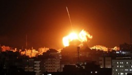 عاجل.. استشهاد 12 فلسطينيًا وإصابة العشرات في غارات صهيونية على قطاع غزة