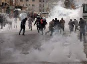 إصابة فلسطيني بالرصاص والعشرات بالاختناق في مواجهات مع قوات الاحتلال