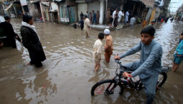 ارتفاع حصيلة ضحايا الأمطار الغزيرة في باكستان إلى 63 قتيلًا