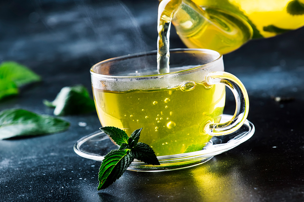 فوائد الشاي الأخضر بالنعناع يقي من الزهايمر