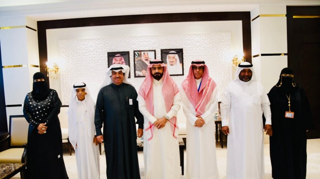 سعادة وكيل محافظة الأحساء يستقبل أعضاء جمعية إعلاميون بالاحساء