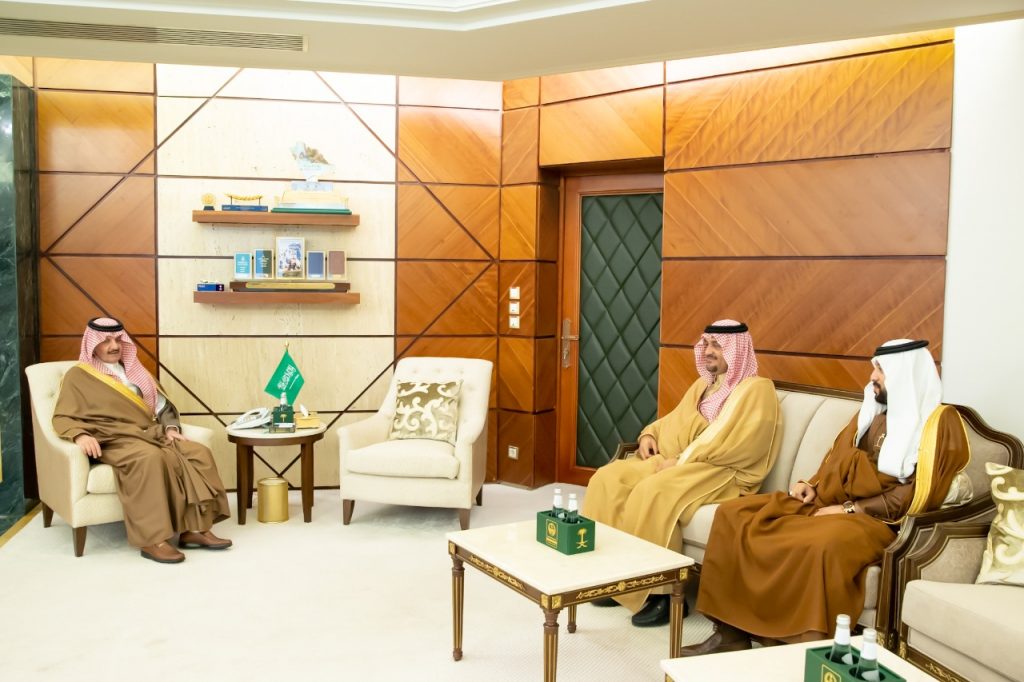 أمير الشرقية يستقبل مدير مكتب فرع وزارة الرياضة بمحافظة الاحساء