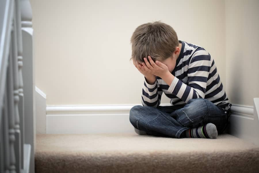 12 علامة على إصابة طفلك بالاكتئاب.. تعرف عليها