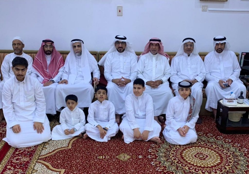 أسرة الحسن بالهفوف تحتفل بعيد الفطر المبارك