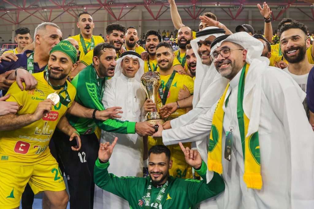 الخليج يسقط مضر بالتاريخية ويحقق اللقب