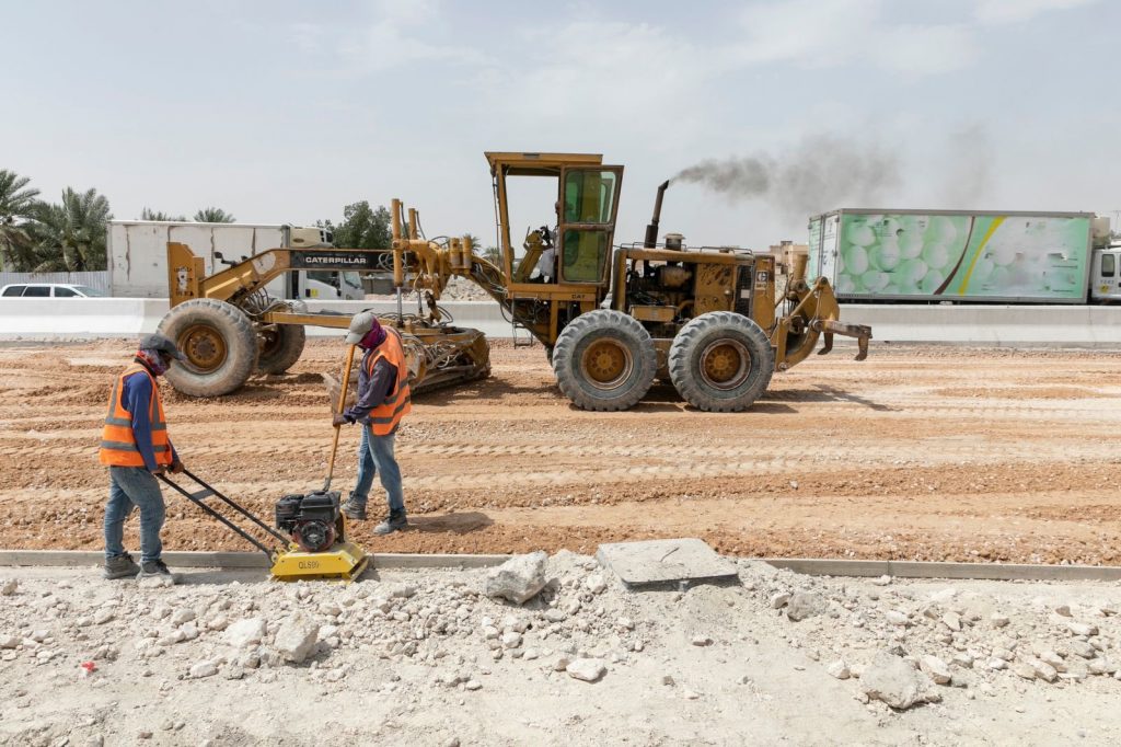 شاهد بالصور.. أمانة الأحساء تنتهي من 81% من تطوير محور وسط الهفوف التاريخي