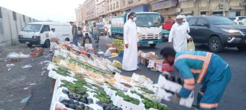 أمانة الشرقية تنفذ حملة مكثفة على الباعة الجائلين بالدمام