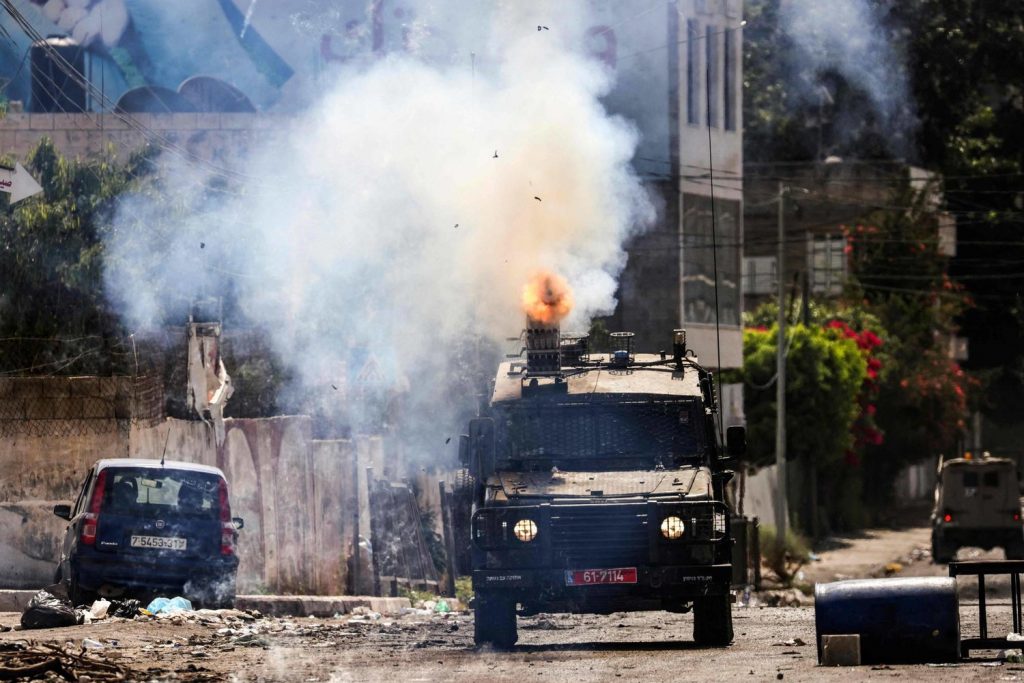 بريطانيا تدعو إلى حماية المدنيين الفلسطينيين في جنين