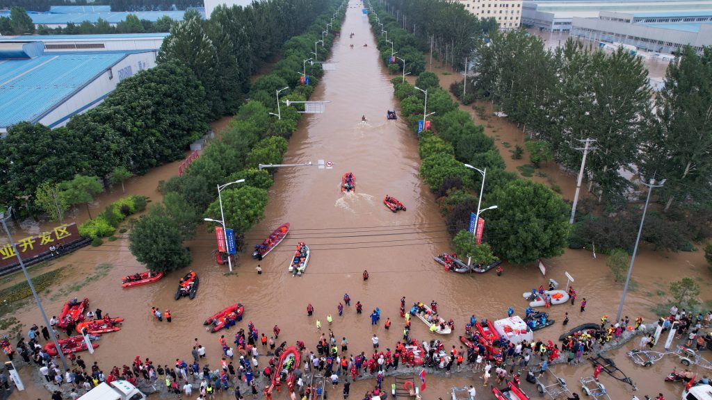 فيضانات الصين تواصل حصد المواطنين.. مصرع شخصين اليوم وانهيارات طينية