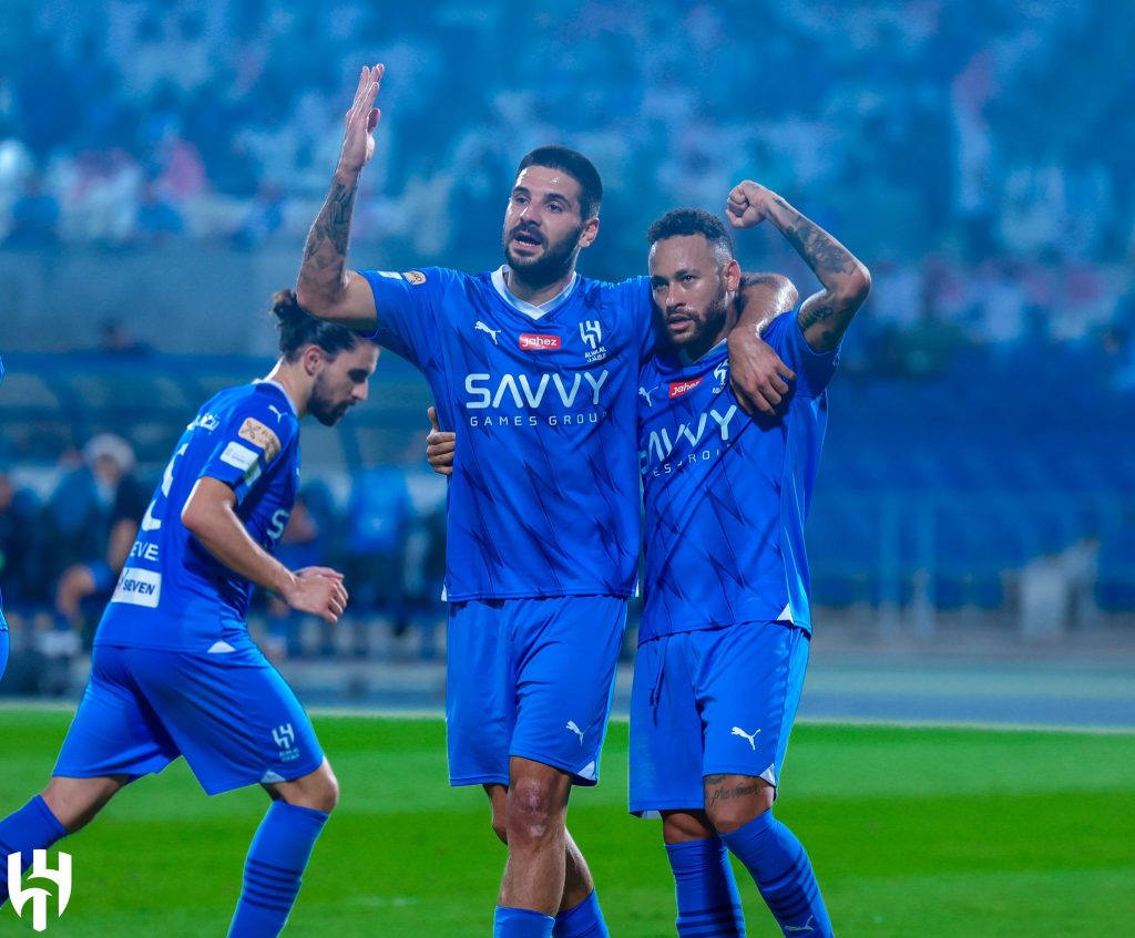 الهلال يعتلي صدارة دوري روشن بعد فوزه على الشباب