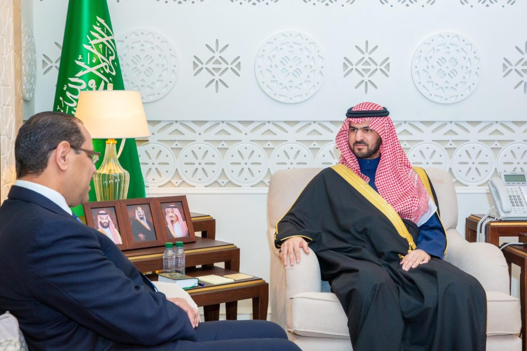 نائب أمير الشرقية يستقبل سفير المملكة الأردنية الهاشمية لدى المملكة