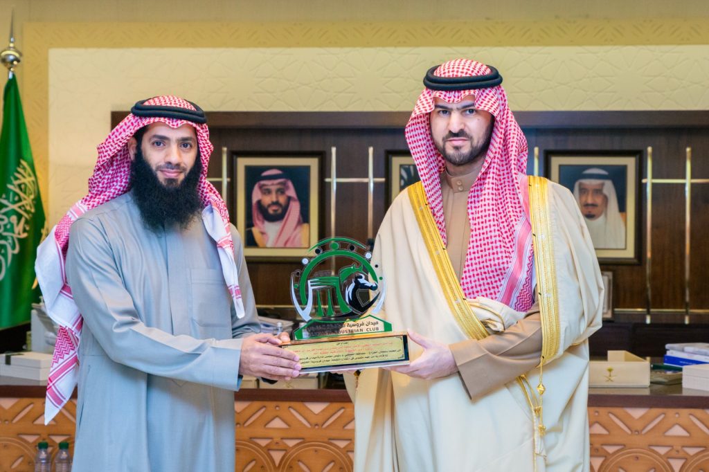 نائب أمير الشرقية يستقبل رئيس أرامكو السعودية وعدد من القيادات