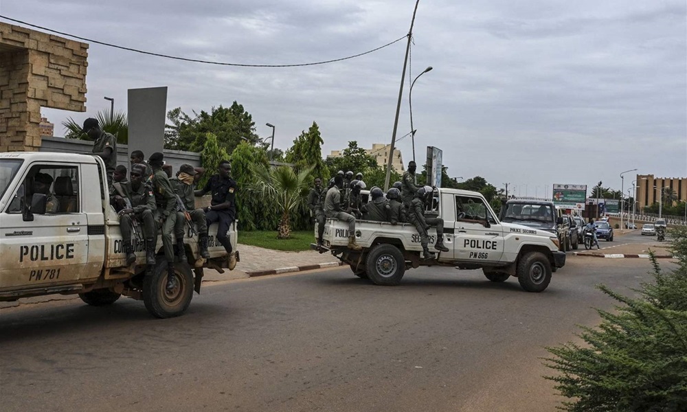 مقتل 23 جنديًا في كمين لمسلحين بالنيجر