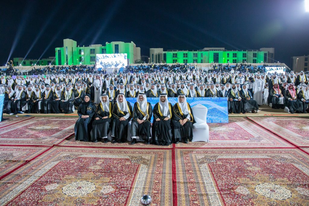 أمير المنطقة الشرقية يرعى تخريج الدفعة 45 من طلبة جامعة الإمام عبدالرحمن بن فيصل