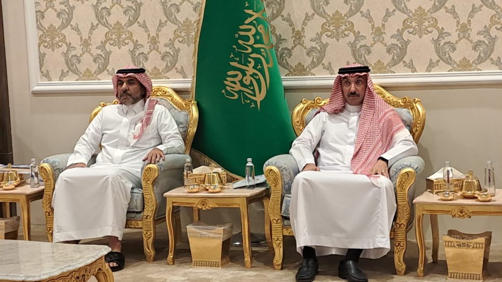 الأمير عبدالعزيز بن محمد بن جلوي يستقبل مجلس إدارة نادي ذوي الإعاقة بالأحساء