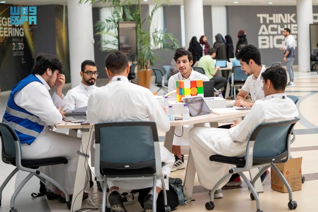 88 فريقًا من الطلاب يشاركون جامعة الإمام عبد الرحمن فعالية “هاكاثون هندس 24 “