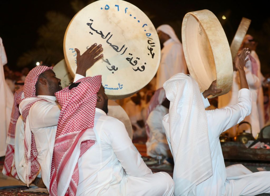 بمشاركة الفرق الشعبية.. أهالي الصالحية يحتفلون بعيد الأضحى المبارك