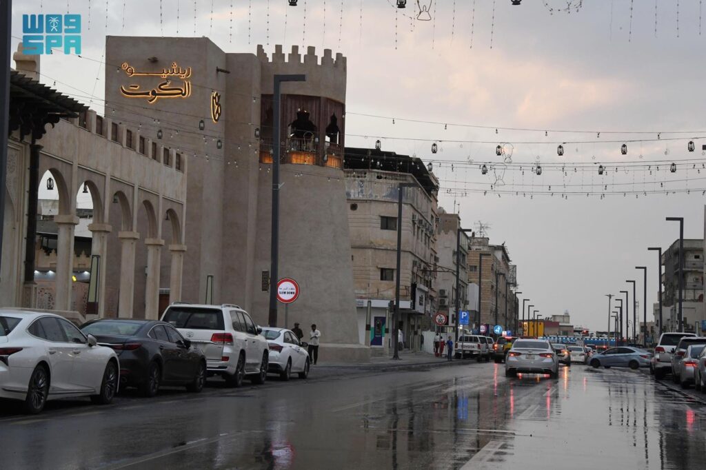 بالصور.. شاهد هطول الأمطار على الأحساء