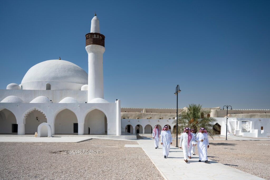 وزير الثقافة يتغنى بالأحساء.. “واحة من النخيل والثقافة”