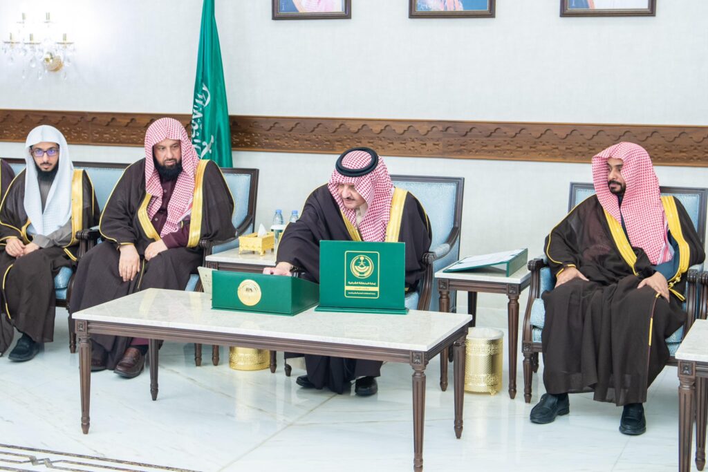 منها مركزا في الأحساء.. أمير الشرقية يفتتح عددا من مباني هيئة الأمر بالمعروف والنهي عن المنكر بالمنطقة