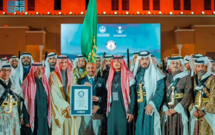“غينيس” توثق أكبر عرضة سعودية احتفاء بذكرى يوم التأسيس