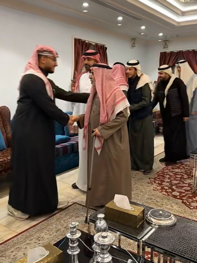 مجلس أسرة “المغلوث” يستقبل المهنئين بمناسبة شهر رمضان المبارك