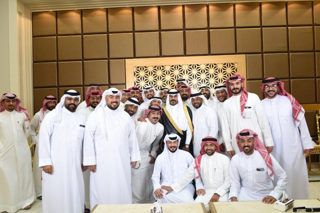 بالصور.. أسرة البوسعد تحتفل بزواج ابنها “جمال”