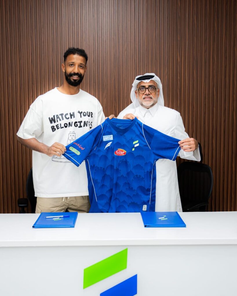 بخاري يحمي عرين الفتح لثلاث سنوات