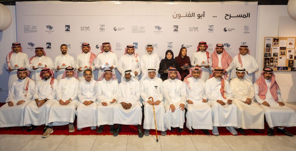 مدير إنتاج مسرحية طوق لـ”الواحة نيوز”: مشاركتنا في المحافل الدولية يعني السير نحو مستقبل مميز للمسرح السعودي