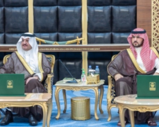 أمير الشرقية يستقبل منسوبي فرع وزارة الطاقة ويثمن جهودهم في تجويد الخدمات المقدمة للمستفيدين