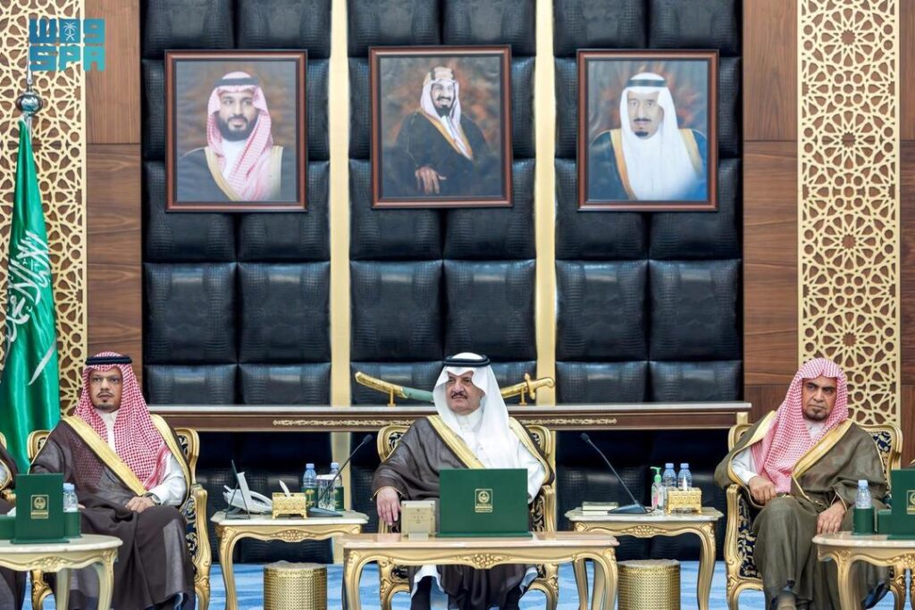 أمير الشرقية يستقبل منسوبي لجنة السلامة المرورية ويشيد بجهودهم في خفض الحوادث