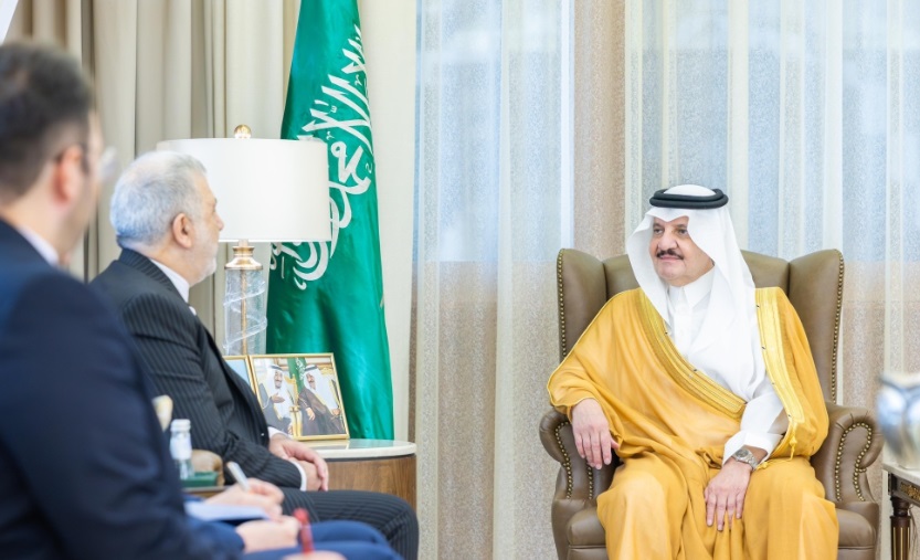 أمير الشرقية يناقش الموضوعات المشتركة مع السفير الإيراني لدى المملكة