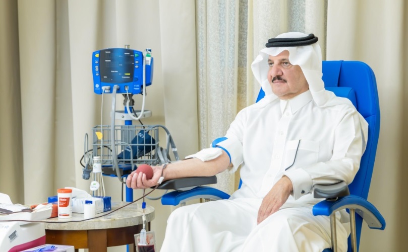 أمير الشرقية يشارك في الحملة الوطنية للتبرع بالدم