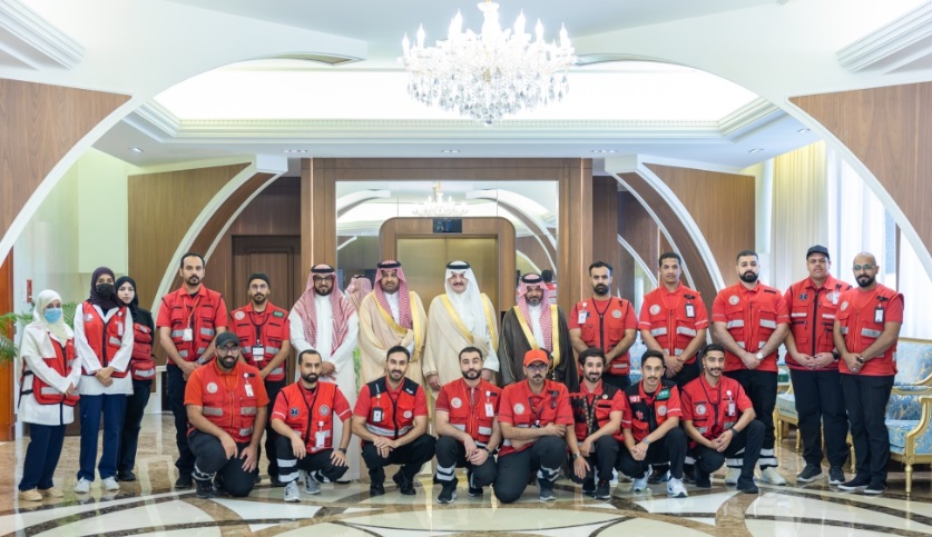 تقديرًا لجهودهم.. أمير الشرقية يكرّم المتميزين من منسوبي الهلال الأحمر