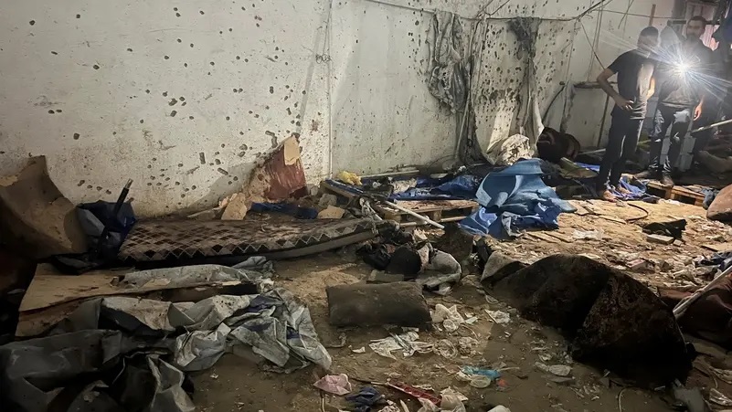 قصف إسرائيلي يستهدف خيمة صحافيين في غزة