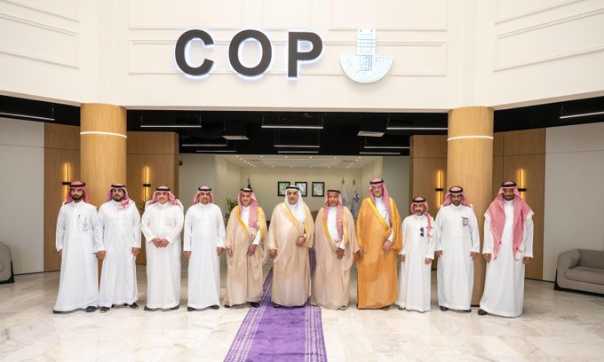 نائب وزير البلديات يزور مركز إدارة عمليات المدينة الذكية بالشرقية ويدشّن تطبيق “مدينتي”