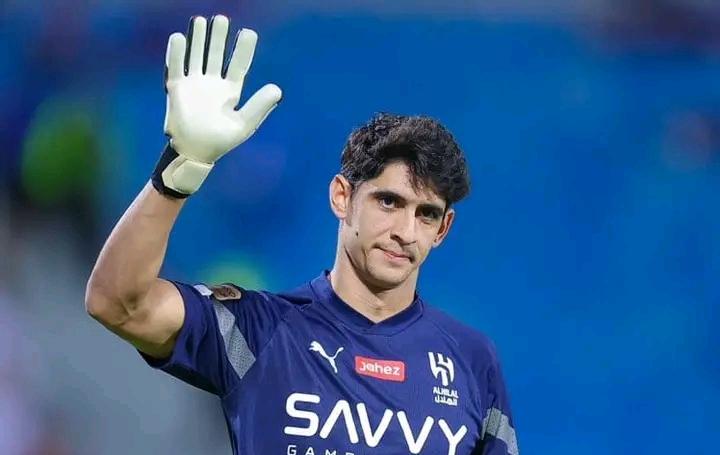 ياسين بونو على أعتاب الكرة الذهبية.. ترشيح من فرانس فوتبول لأفضل حارس