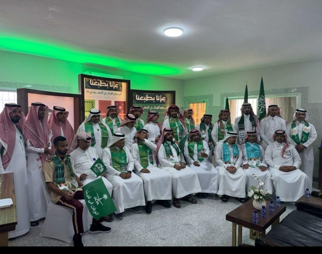 بالصور.. مكافحة التسول بالأحساء يحتفل باليوم الوطني 95 وسط أجواء وطنية مميزة